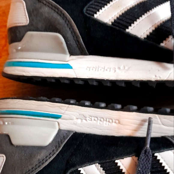 adidas Originals ZX 700 men's sneakers